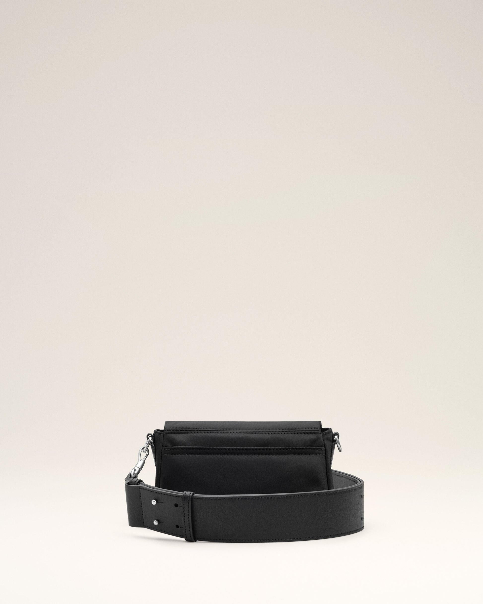 ULL710.AW0001.001_H_4