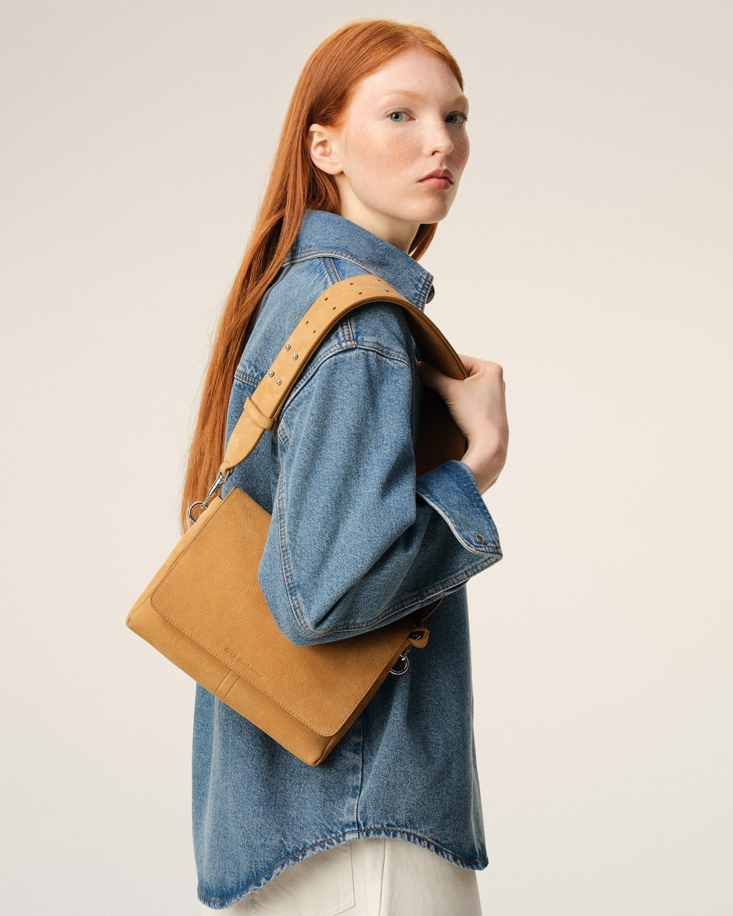 ULL731.AL0182.A086_F_2