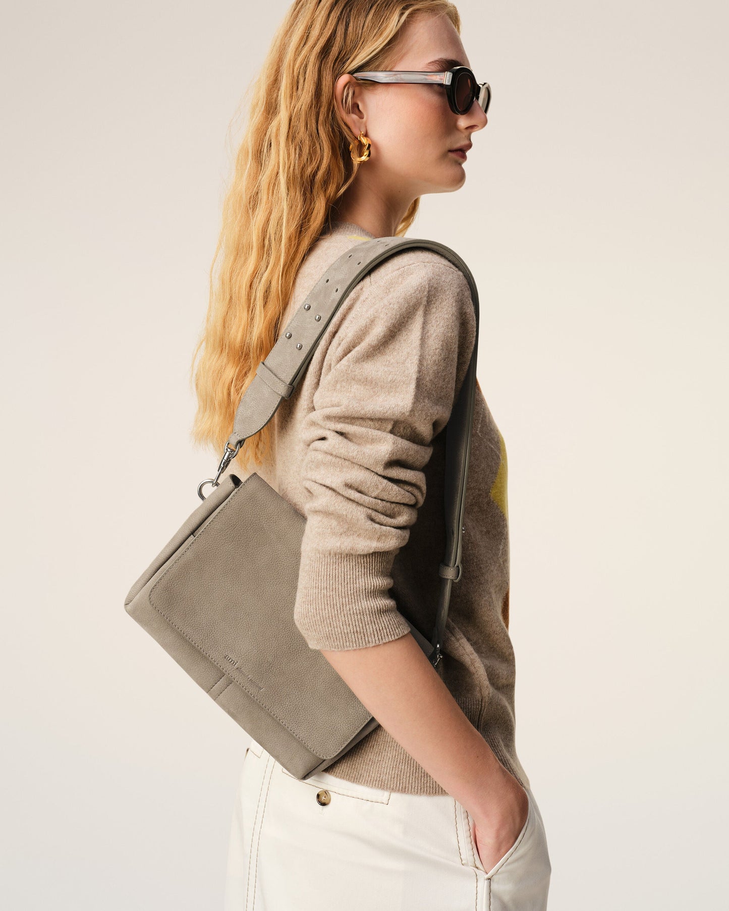 ULL731.AL0182.A002_F_2