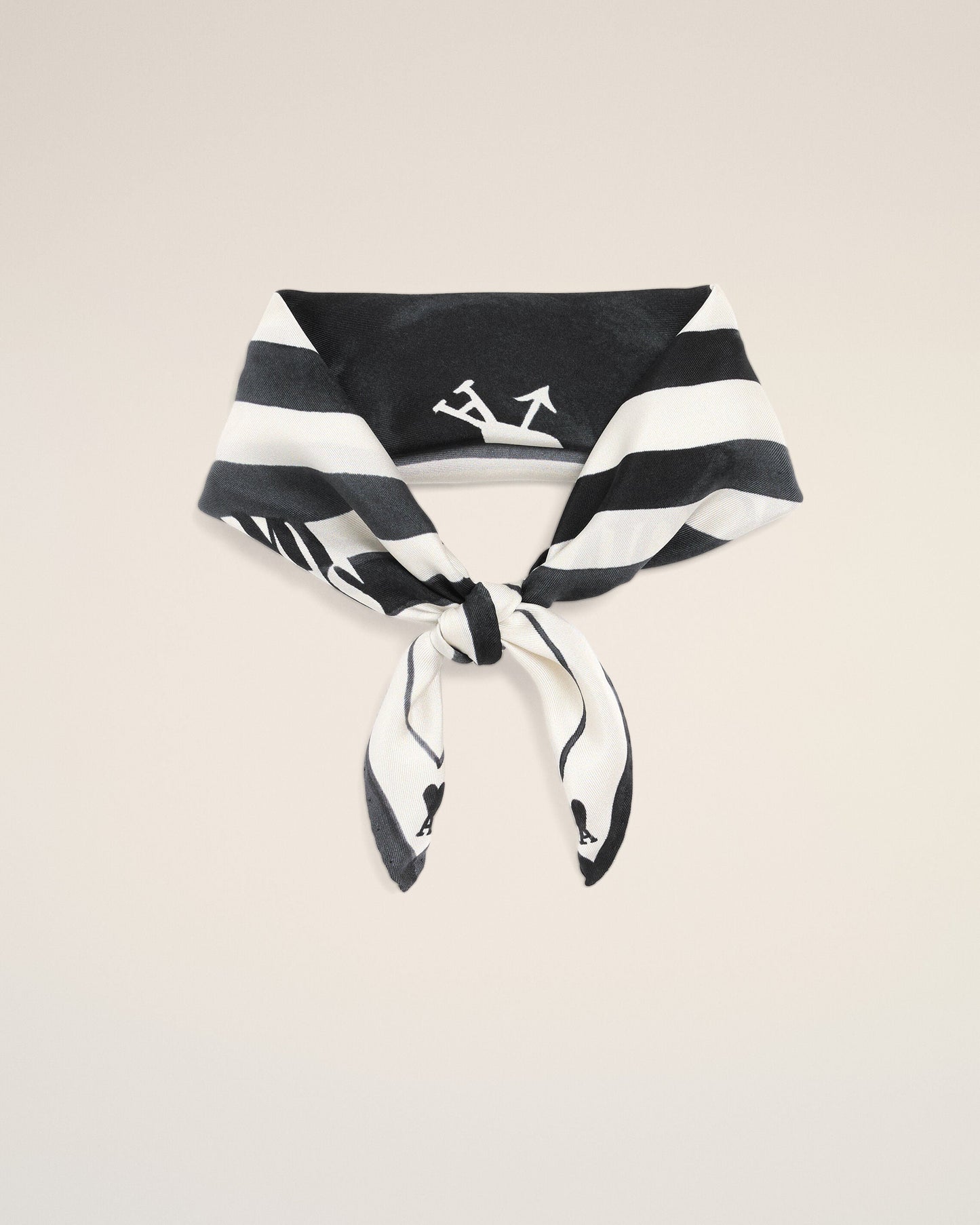 USF689.AW0032.001_H_3